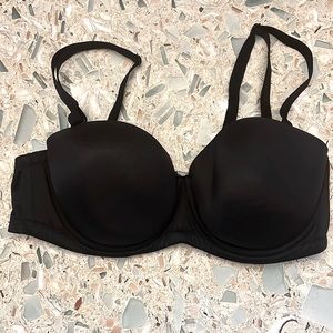40 C cacique bra black never worn